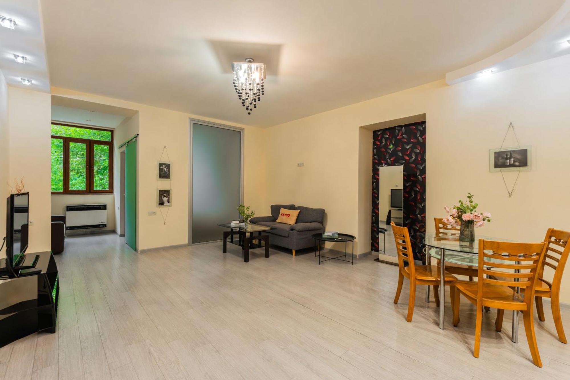 1Br Apt Near Opera Self-Enter By Keygo 25 Yerevan Luaran gambar